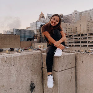 Meet your Posher, Maria